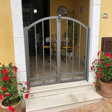 Casa Vacanze Makari Trappeto  Luaran gambar