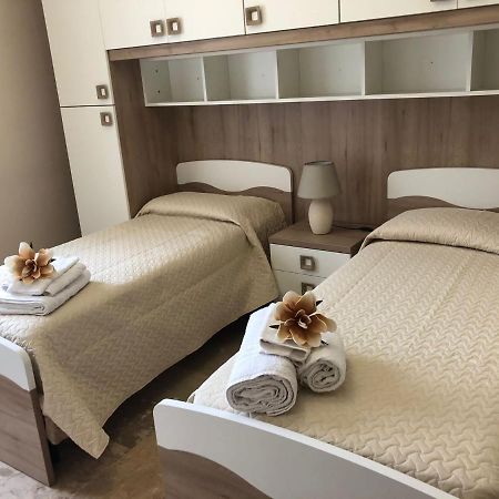 Casa Vacanze Makari Trappeto  Luaran gambar