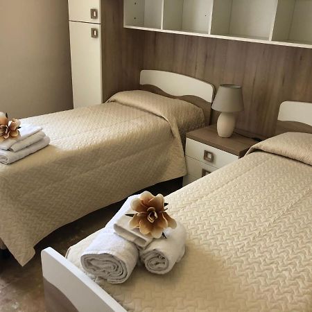 Casa Vacanze Makari Trappeto  Luaran gambar