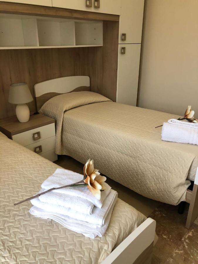 Casa Vacanze Makari Trappeto  Luaran gambar